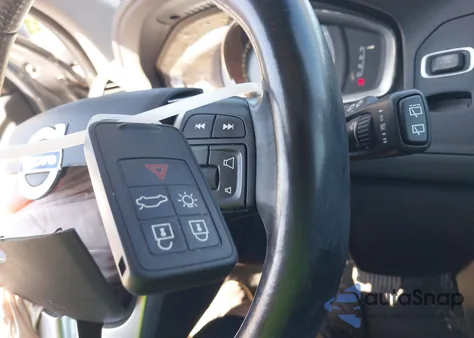 2017 Volvo Xc60 T5/Inscription from USA, damaged, VIN YV440MRU5H2039016